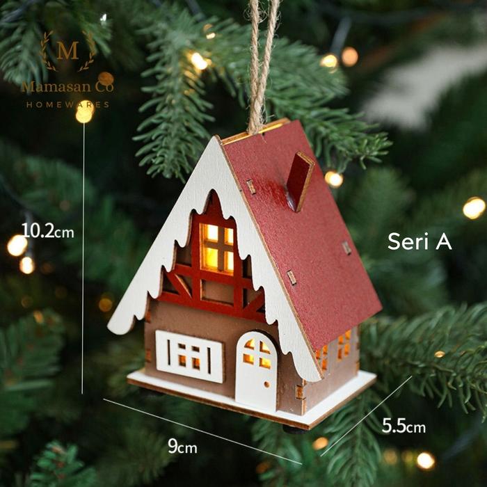 Gambar Christmas Wooden Tree House Decoration | Dekorasi Hiasan Gantung Natal CMH0116 - Seri A dari Mamasan Co Homewares Jakarta undefined Tokopedia