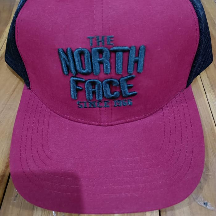 Gambar Topi outdoor tnf, trucker hat the north face,topi hiking,topi norpes - Maroon navy dari Wintersmode18 undefined Tokopedia