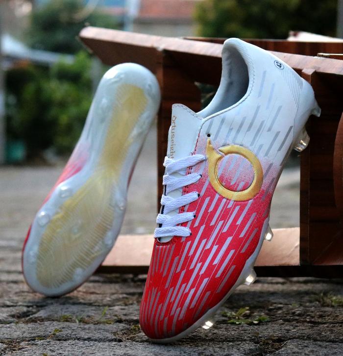 Gambar sepatu sepak bola ortuseight putih,hitam,silver ukuran 39-43 - Putih, 40 dari roket sport station undefined Tokopedia