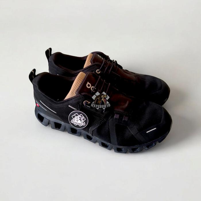 Gambar On Cloud Running 5 all Black (Original 100%) - 43 dari Hypesub Indonesia undefined Tokopedia