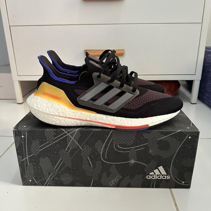 Sepatu Adidas Boost Ultra Boost Berlin Beli Adidas UltraBoost 21