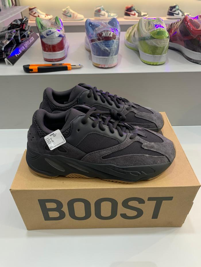 Jual Adidas Yeezy Boost 700 Utility Black 2023 Original