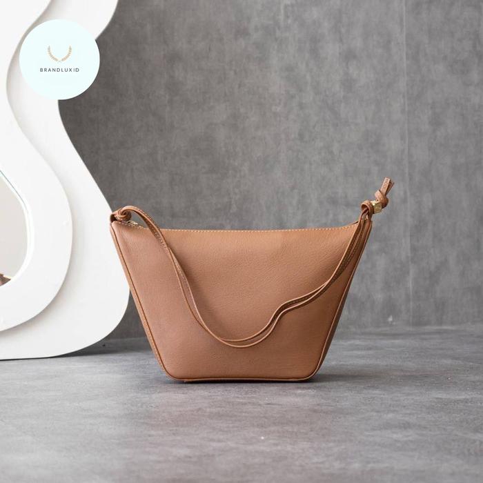 Gambar Loewe Mini Hammock Hobo Tan , Black & Dark Khaki - Tan dari Brandluxid undefined Tokopedia