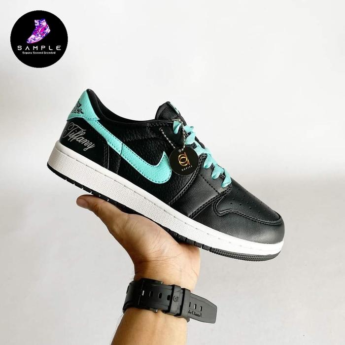 Gambar Sepatu Sneaker Nike AJ1 x Tiffany dari sample_shoesstore undefined Tokopedia