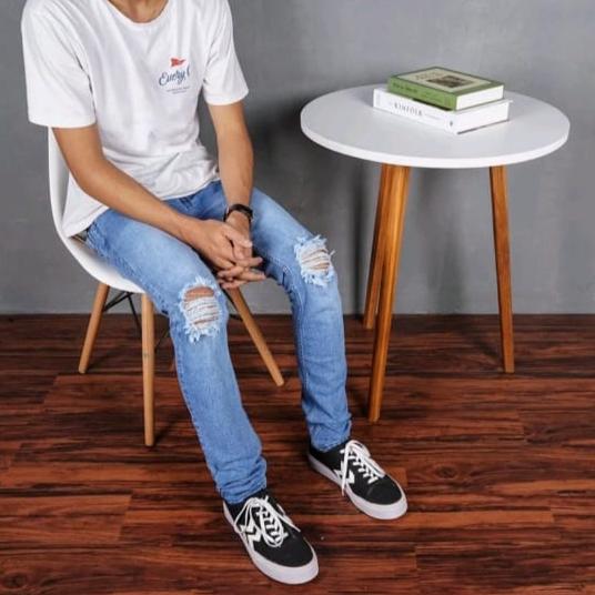 Gambar celana celana pria celana jeans panjang pria celana jeans sobek celana - Biru Muda, 28 dari BERKAH JAYA.11 undefined Tokopedia