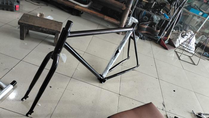 Gambar FRAME FIXIE LOKAL 700C HITAM/PUTIH/SILVER - Hitam, 49 dari LARIS Bike Jogja undefined Tokopedia