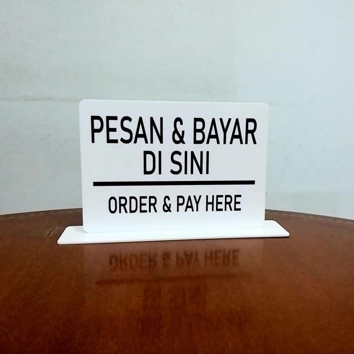 Gambar Custom Stand Meja Bolak Balik acrylic - Putih, 18.5x13 dari IvyTopper.SGS undefined Tokopedia
