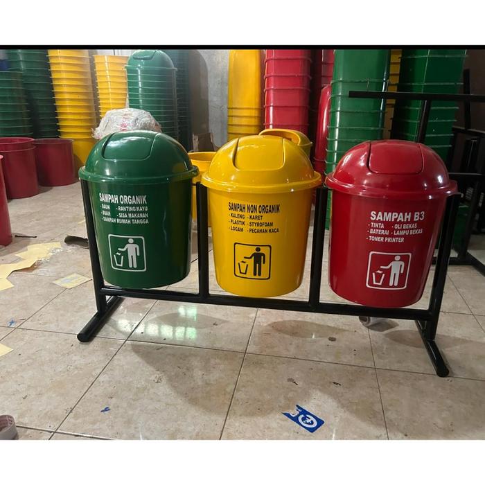 Gambar terbaru tempat sampah 3 pilah kapasitas 50 litter/tong material fiberglass tempat sampah gantung tempat sampah outdoor tempat sampah pilah 3 pilah tempat sampah outdoor tempat sampah pilah tempat sampah fiberglass tempat sampah taman tempat sampah murah - standar dari BimoStroe undefined Tokopedia