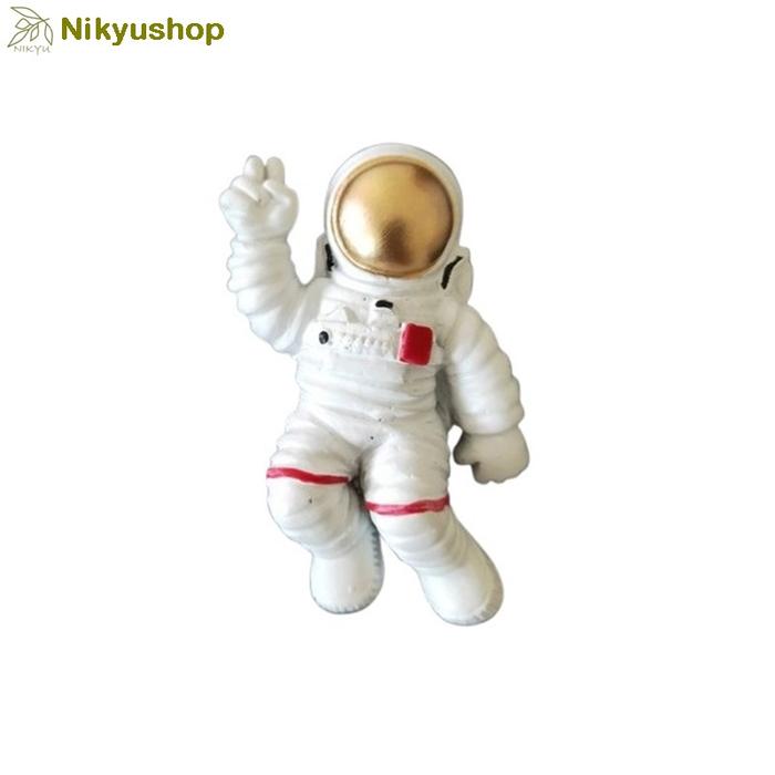 Gambar Mainan Tempelan Magnet Kulkas Planet Tata Surya Astronot Solar System - Astronot Gold B dari Nikyushop undefined Tokopedia