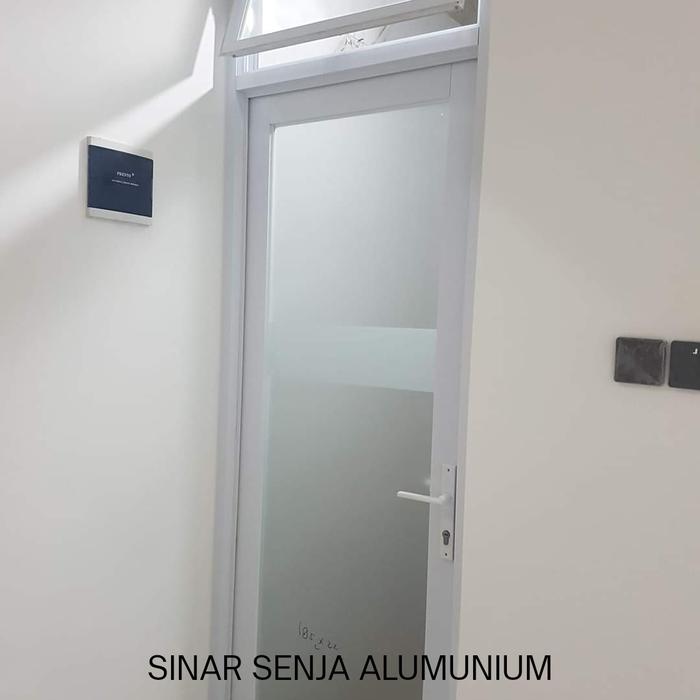 Gambar kusen pintu dan jendela alumunium - Putih dari SINAR SENJA ALUMUNIUM undefined Tokopedia