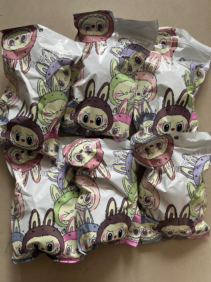 Gambar READY Labubu Exciting Macaron Popmart boneka labubu exciting macaron vinyl face blind box popmart pop mart the monster labubu boneka - Tanpa Kotak dari viralshop87 undefined Tokopedia