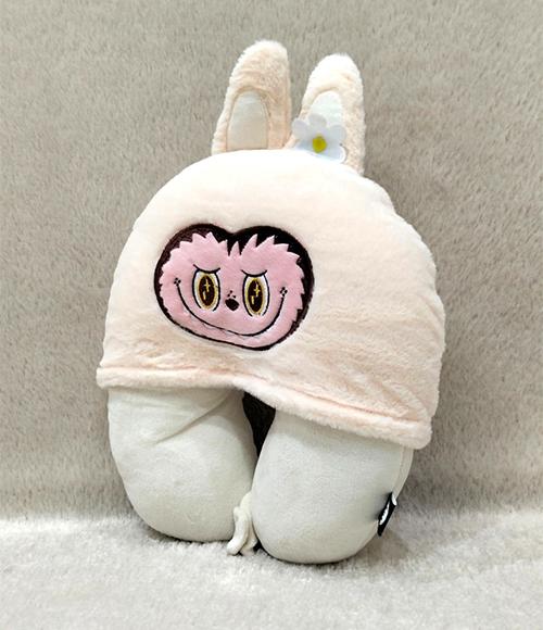 Gambar Bantal Leher U-shape, Bantal Hoodie Labubu, The Monster Macarone Kawai, Bantal Leher Labubu - Cream dari StarKingdom888 undefined Tokopedia