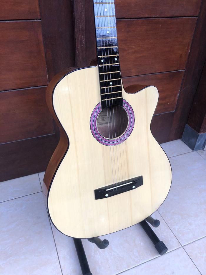 Gambar Gitar Akustik Pemula Murah Meriah Cuci Gudang - Putih, Tanpa Tas dari Akustikan Aksesoris undefined Tokopedia