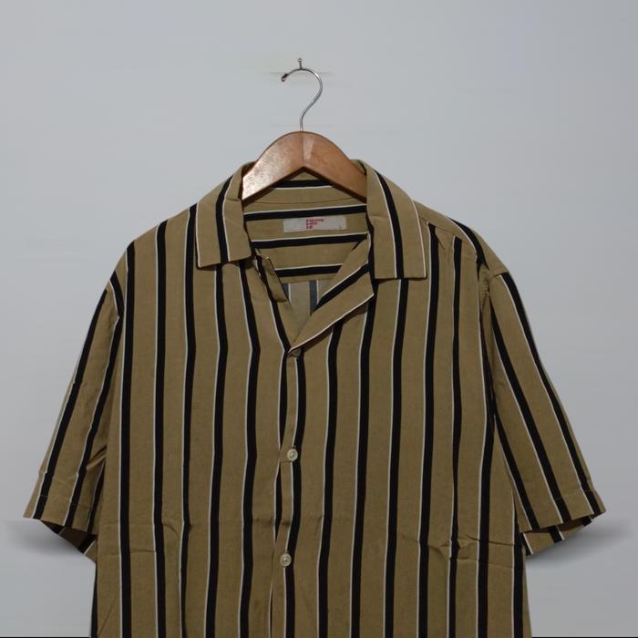 Gambar Kemeja Stripe 8Seconds Original dari kaligaya.id undefined Tokopedia