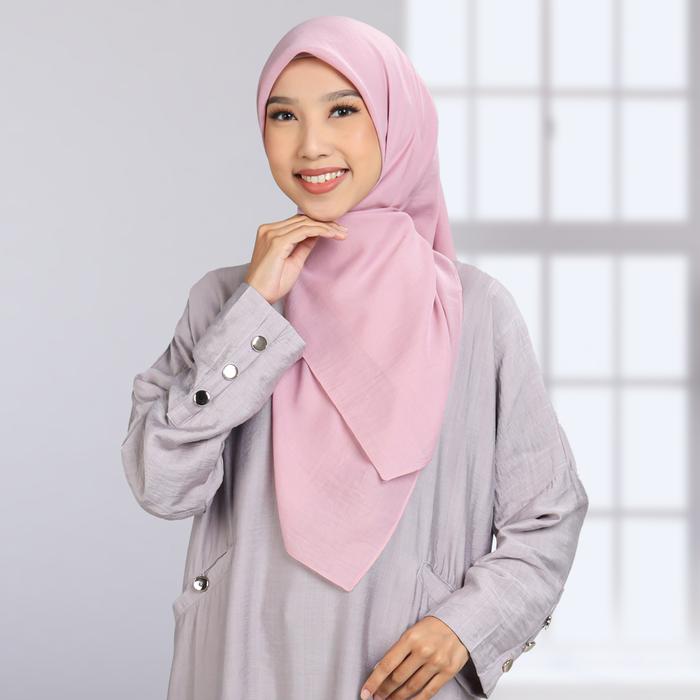 Gambar Umama Scarf - Kerudung Polos Segi Empat Basic Voal (Seri Khusus) - Pink dari Umama Scarf_NEW undefined Tokopedia