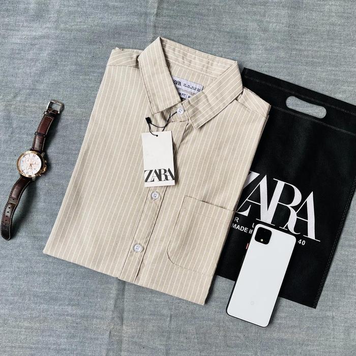 Gambar Kemeja Pria Garis Salur Vertical Premium by Zara - Khaki, M dari Caleea 1991 undefined Tokopedia