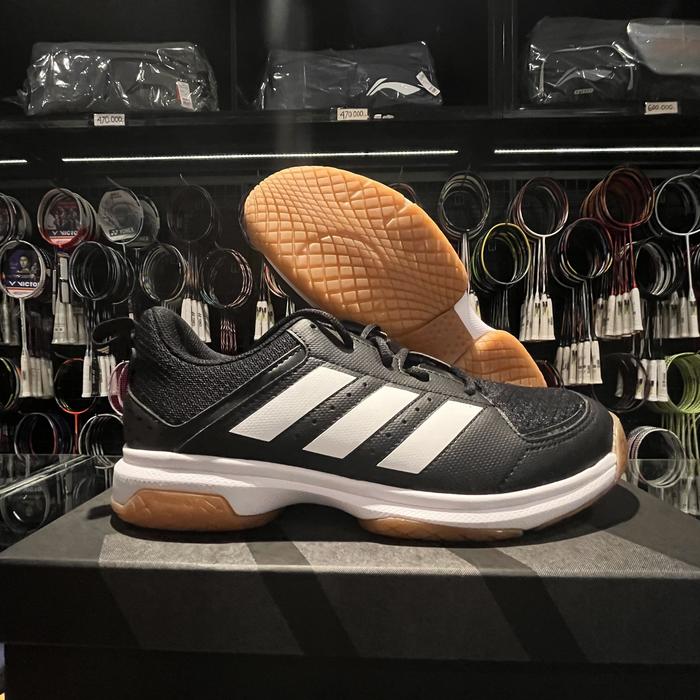 Gambar Sepatu Badminton Adidas Ligra 7M Original - Black, 40 2/3 dari CIGANJUR SPORT undefined Tokopedia