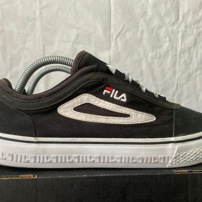 Gambar Sepatu Second Fila size 43 dari Toko@Matahari undefined Tokopedia