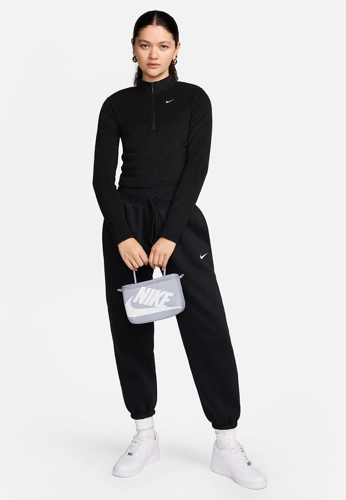 Gambar Tas Crossbody Bag Wanita Nike Mini Shoebox Crossbody Bag (3L) - Wolf Grey dari Kimberlyliam undefined Tokopedia