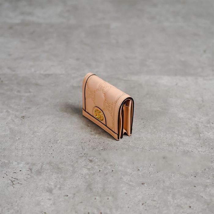 Gambar Dompet GUCCI GG GOLD QUILTED PEACH LEATHER BIFOLD WALLET 100% ORIGINAL - 11X9CM - 11X9CM dari HYPESNEAKER.IDN undefined Tokopedia