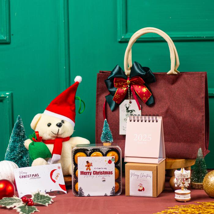 Gambar Paket Hampers Natal/ Hampers New Year Lengkap / Christmas Hampers - Jingle A  dari ceylenpastry undefined 5 Tokopedia