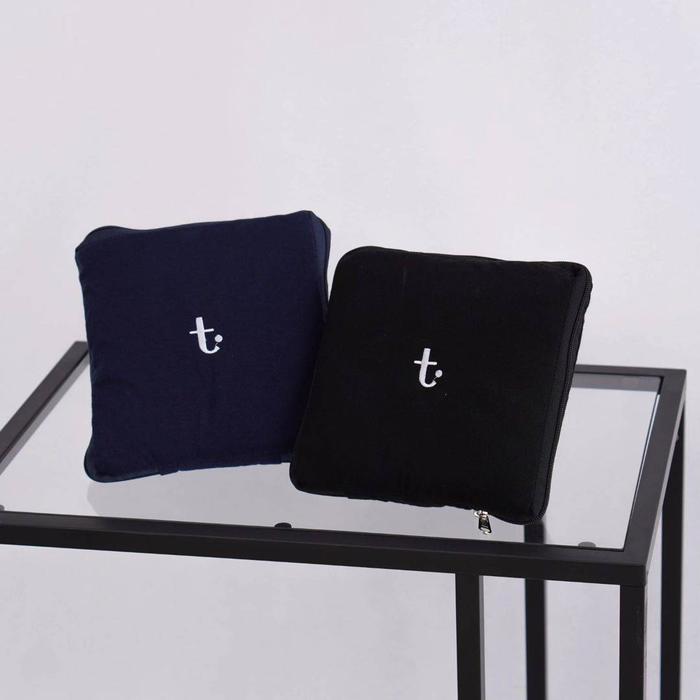 Gambar The Sleek - Travel Blanket With Modal Tencel Fabric - Black / Navy 120 x 100 - Navy, 120x100 dari Travier Essentials undefined Tokopedia