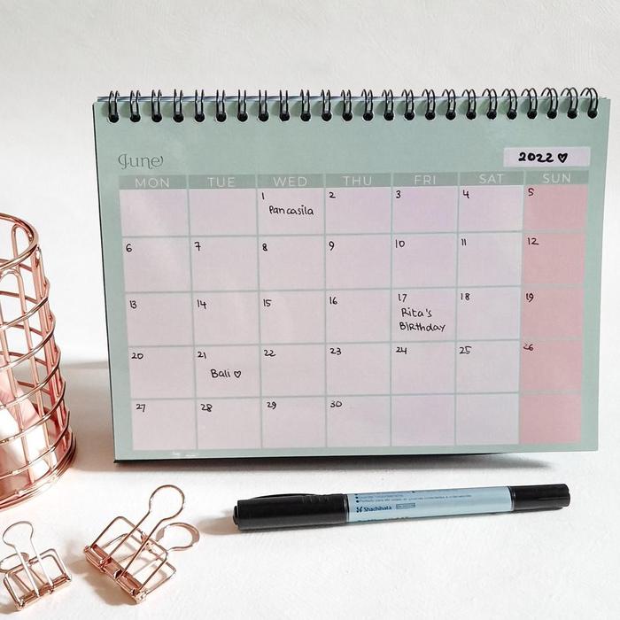 Gambar NEW [Artopia] TROUVAILLE STUDIO Calendar 2025 Erasable Planner / Kalender Meja Duduk A5 Bisa Dihapus Abadi dari Rendy Saputra Store undefined Tokopedia