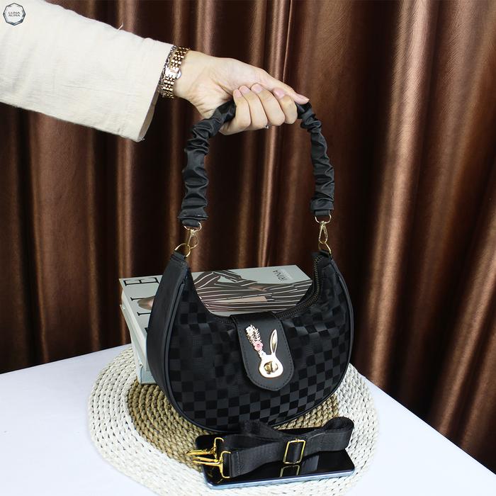 Gambar LUNA AURA Tas Hobo Wanita Cocoly Catur IW 109 Tas Selempang Bulan Tas Tangan Tas ootd - Hitam dari Luna_Aura undefined Tokopedia