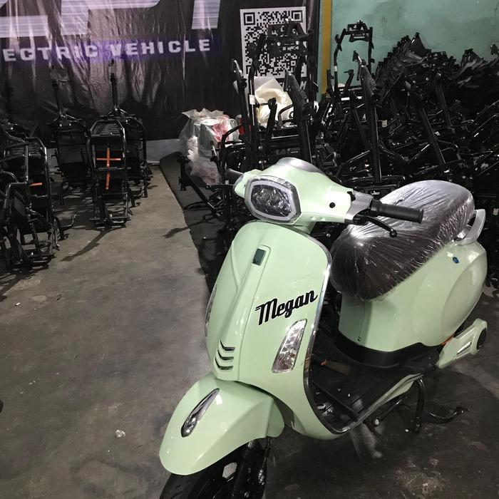 Gambar Sepeda Motor Listrik Vespa UWINFLY T3 Scooter Matic Garansi - Salted egg, Off The Road dari Sepeda dan Motor Listrik undefined Tokopedia