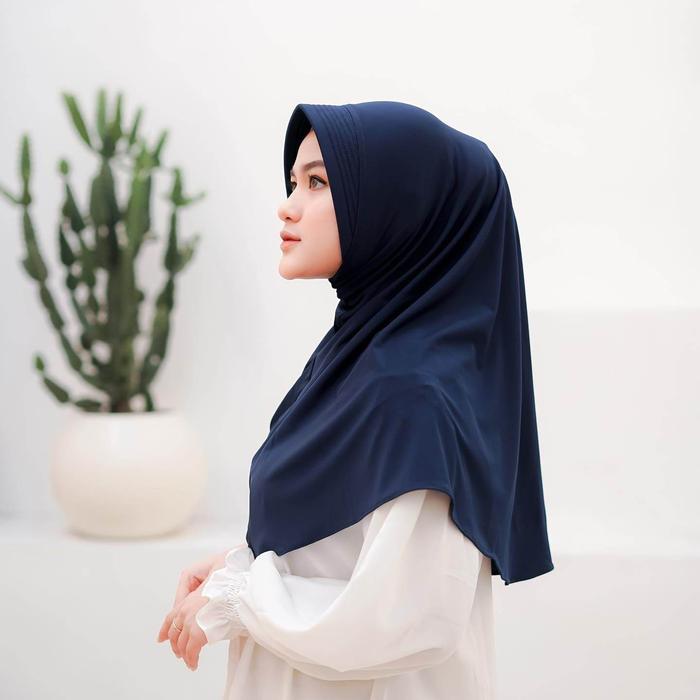 Gambar Jilbab Bergo Hamidah Pad Bergo Jersey M Hijab Instan - navy dari Rupha Style undefined Tokopedia