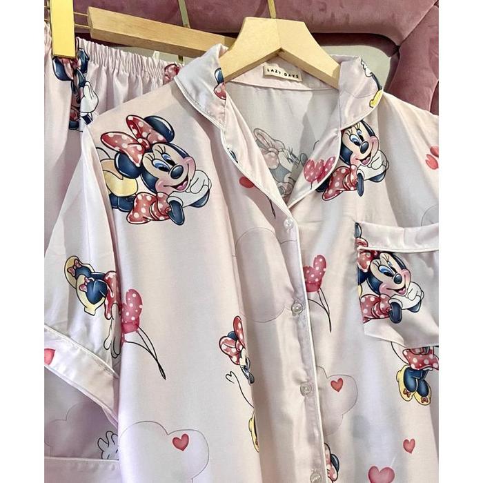 Gambar (Ready) Lazy Days | Sanrio Family | Piyama Tencel/Organic Silk Setelan Celana Pendek Baju Tidur / Pakaian Tidur / Ctr - Minnie mouse dari Citra Azkadania undefined Tokopedia