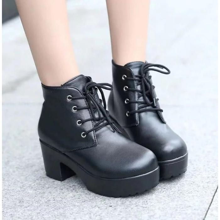 Gambar SEPATU SNEAKERS BOOTS HEELS WANITA HAK 5 CM LA02 PREMIUM BRANDED FASHION KOREA STYLE BOOT PESTA FORMAL KONDANGAN KERJA KANTOR PUTIH HITAM HAK TINGGI HIGH HEELS SHOES KOTAK TAHU KEKINIAN MODIS ELEGAN TRENDY MODEL TERBARU MEWAH EXECUTIVE CEWEK PEREMPUAN - Hitam, 36 dari SHOESMIVEL undefined Tokopedia