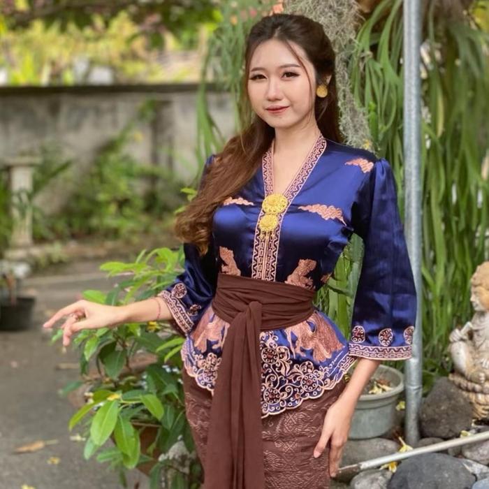 Gambar Kebaya shimmer silk motif wayang - navy 1, XXL dari indah str undefined Tokopedia