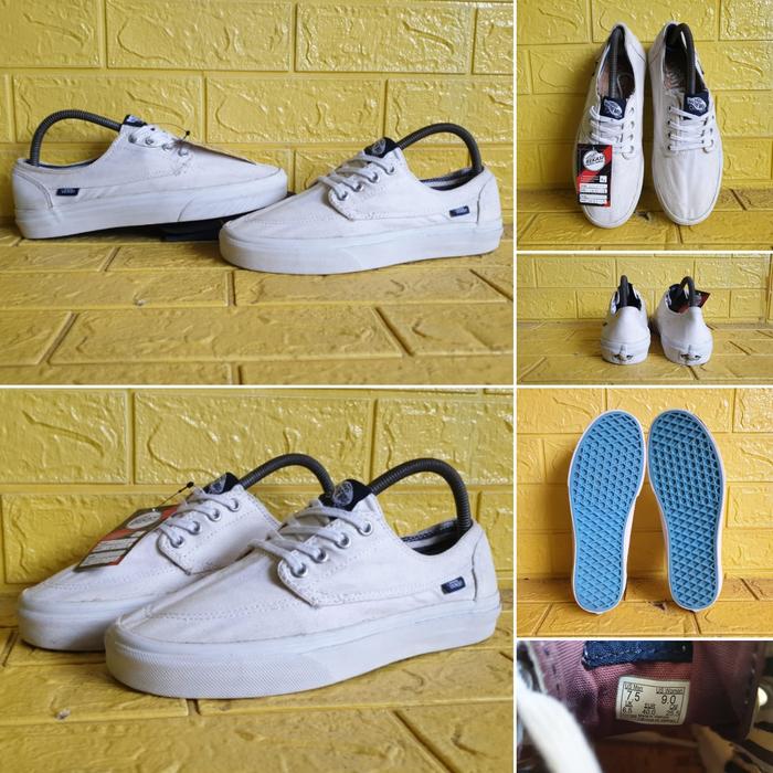 Gambar VANS AUTHENTIC WHITE Size 40 (25.5 cm) SECOND ORIGINAL dari sepatubekasbekasi undefined Tokopedia