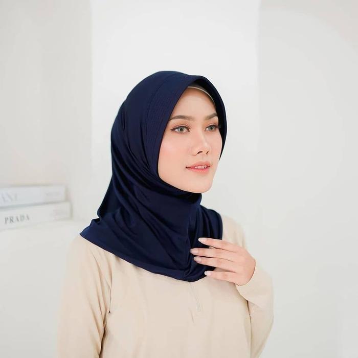 Gambar Hijab Bergo Sporty Mini / Bergo Polos Simple / Jilbab Olahraga / Fashion Muslimah - nevy dari Asyifahijabstore undefined Tokopedia