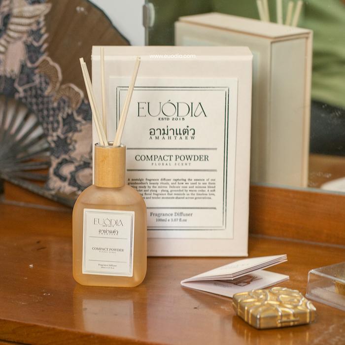 Gambar Euodia Home X Amahtaew Fragrance Diffuser 100ml - Aromaterapi Pengharum Ruangan Reed Diffuser / Parfum Ruangan - Compact Powder, CNY dari Euodia Home Store undefined Tokopedia