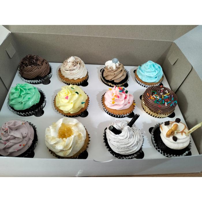 Gambar Regular Cupcakes, Kue Cup dengan Aneka Rasa Topping Buttercream Enak - Pack isi 12 pcs dari Cupcakes Jakarta undefined Tokopedia