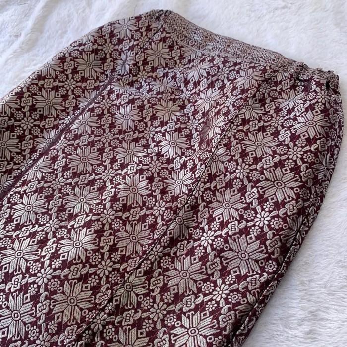 Gambar Rok Songket Span jadi / Rok Songket Bawahan Kebaya / Rok Songket Semi Palembang / Rok Songket Wanita Siap Pakai - Burgundy Silver, XL dari AuraSkin Shop undefined Tokopedia