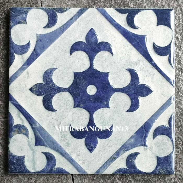 Gambar Keramik Aesthetic Moroccan Blue Floor Tile Glossy Embossed Size 15x15 Cm Type RECTURA 60P101 dari Home Of Ideas undefined Tokopedia