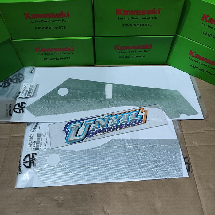 Gambar STIKER ALUMUNIUM FOIL PELINDUNG PANAS FAIRING BAWAH NINJA RR NEW ORI - KANAN KIRI dari Unyil speed shop undefined Tokopedia