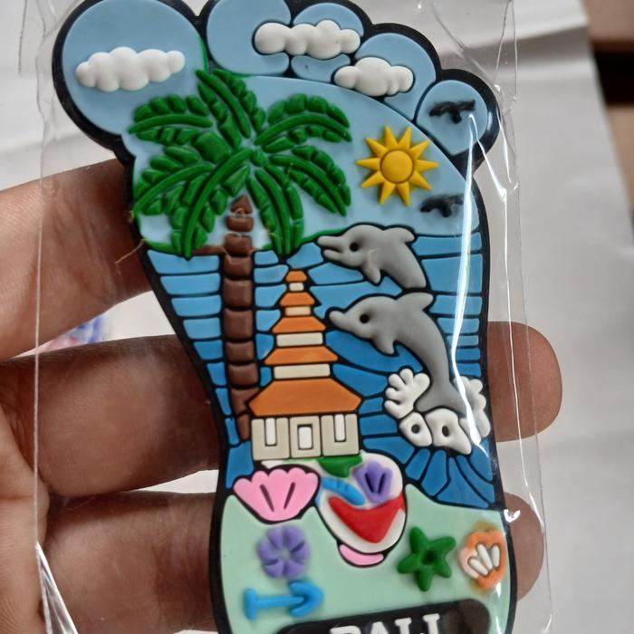 Gambar magnet temlelan kulkas magnet karet motif random khas bali lucu lucu - kaki dari sarimesaribali undefined Tokopedia