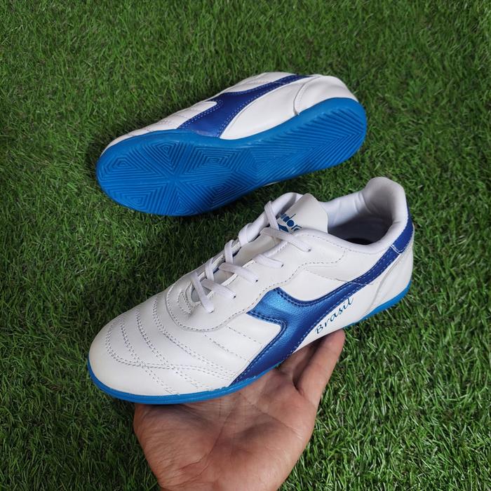 Gambar Sepatu Futsal Kulit Anak Diadora Jr. Limited Edition - Putih Biru, 33 dari YF Sport undefined Tokopedia