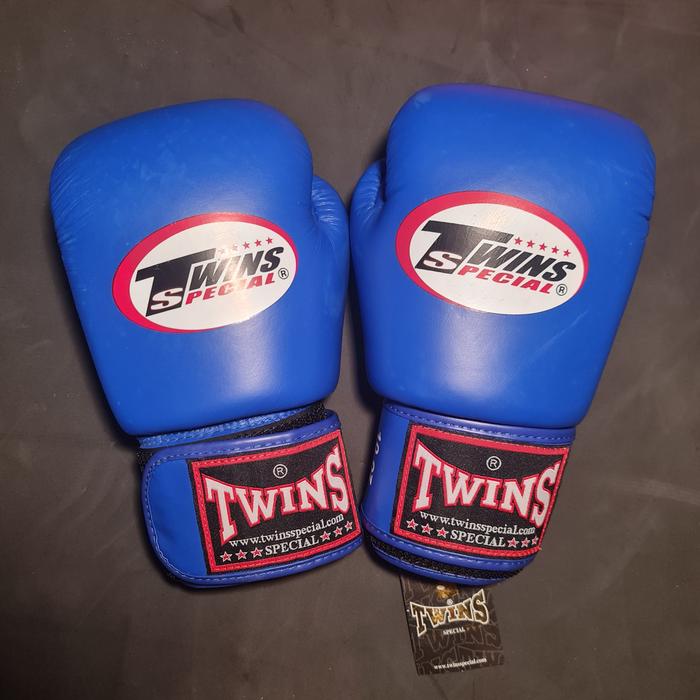 Gambar Sarung Tinju Twins Muay Thai Boxing Gloves 10oz dari metroboomin undefined Tokopedia
