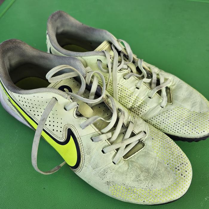 Gambar Sepatu Futsal Nike Legend 9 Academy Turf Volt DA1191-705 Ori Second dari SecondChapterGoods undefined Tokopedia