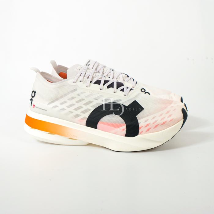 Gambar On Cloudboom Strike Men Running Shoes White Black Orange 3ME30480462 - 45 dari High Gentlemen & Ladies undefined Tokopedia