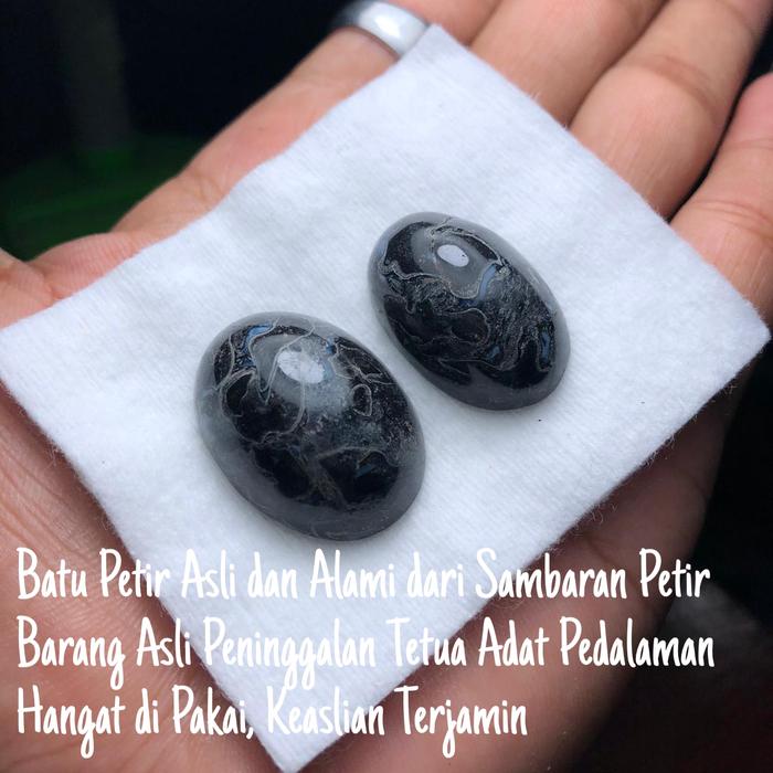 Gambar Batu Cincin Batu Petir Asli dan Langka 2pcs dari Budaya Banua undefined Tokopedia