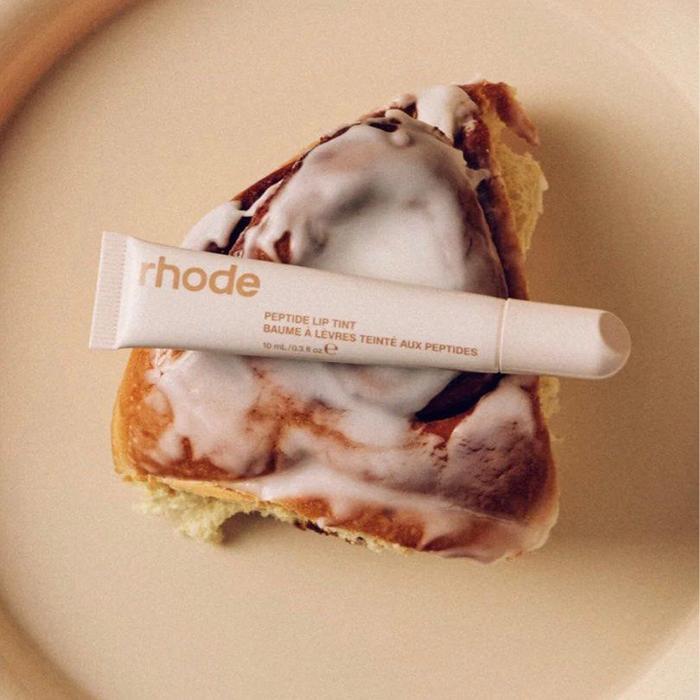 Gambar Ready Stock Rhode Peptide Lip Tint + Treatment Cinnamon Roll / Peppermint Glaze - Cinnamon Roll dari naturalbeautystuff undefined Tokopedia