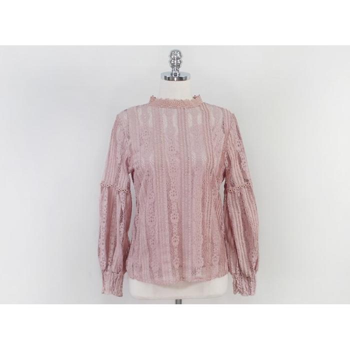 Gambar YOVA Lovely Puff Lace Blouse Pakaian Korea K-Fashion Balon Brokat Kondangan Nyaman Wanita Cantik Keren Sifon Belah Samping Pleated - pink, S dari YOVA BOUTIQUE undefined Tokopedia