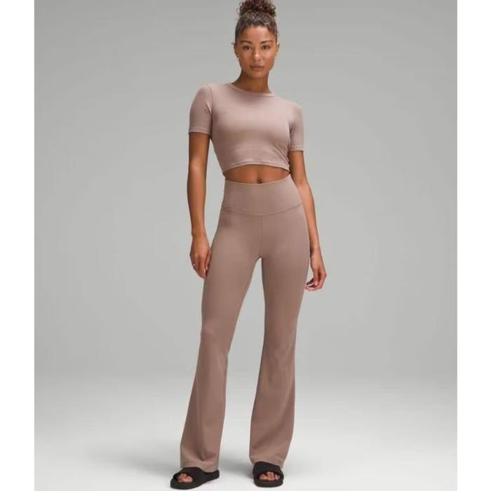 Gambar Lulu Groove Super High Rise Flared Cutbray Pants - Choco, S dari mafashion20 undefined Tokopedia