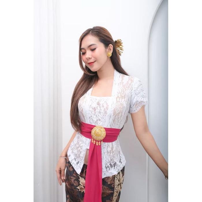Gambar Kebaya Bali Brokat Sofia Bed Lengan Pendek Kebaya Jadi Strait Tangan Tumpuk Lilit Baju Kebaya Wanita Terbaru Atasan Kebaya Modern Adat Jawa Bali Pakaian Adat Kebaya Encim Kutubaru Brukat Halus Melar Lamaran Pernikahan Kondangan Pesta Kartini Karnaval - Atasan Putih, S dari Buibu Shop888 undefined Tokopedia